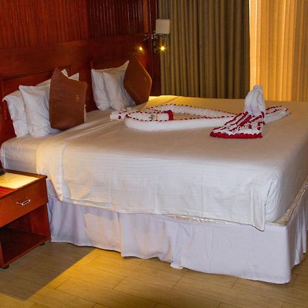 Sainte Famille Hotel Kigali Bagian luar foto