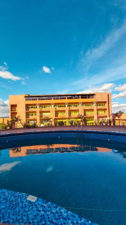 Sainte Famille Hotel Kigali Bagian luar foto