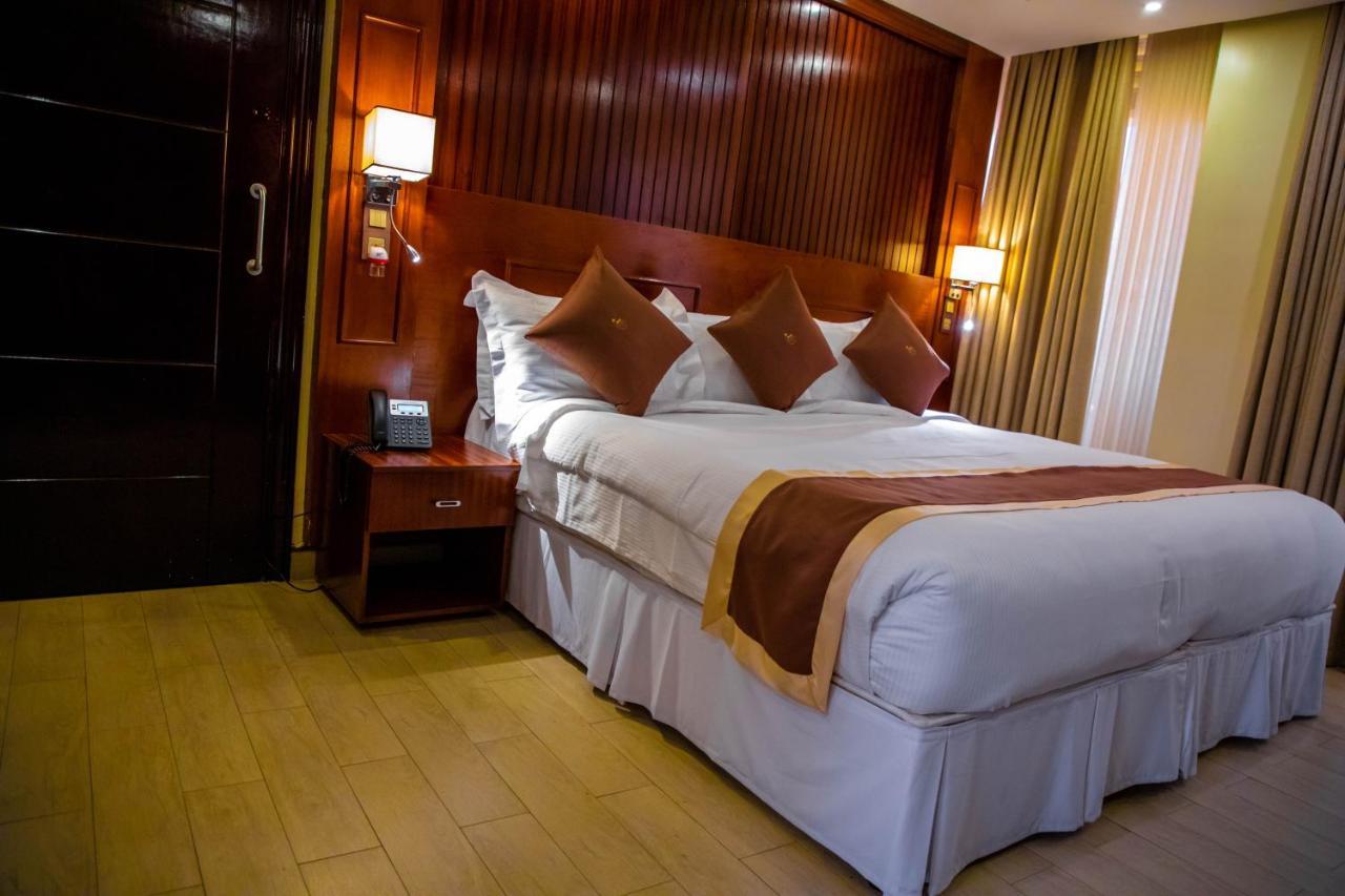 Sainte Famille Hotel Kigali Bagian luar foto