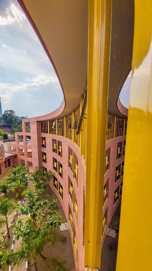 Sainte Famille Hotel Kigali Bagian luar foto
