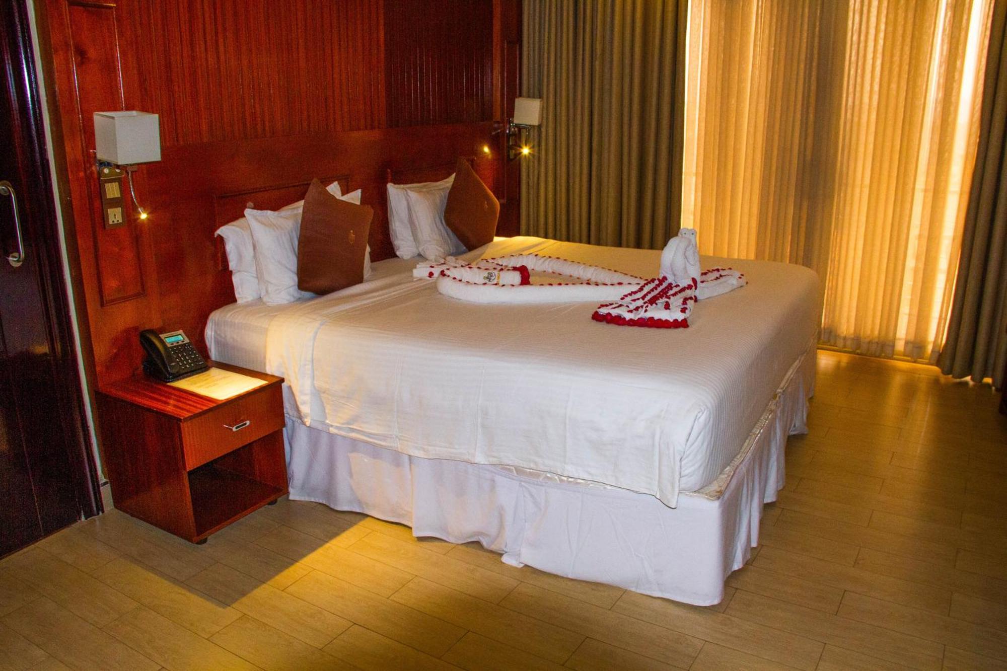 Sainte Famille Hotel Kigali Bagian luar foto