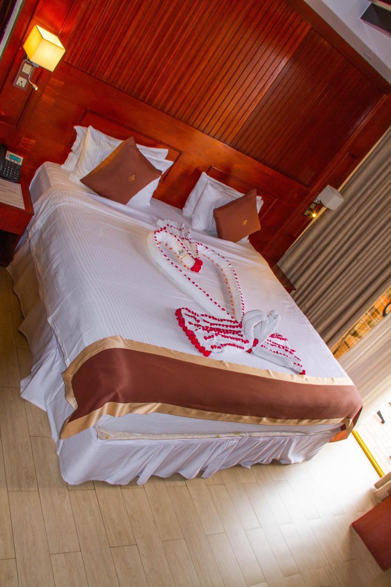 Sainte Famille Hotel Kigali Bagian luar foto