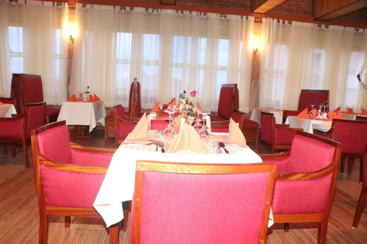 Sainte Famille Hotel Kigali Bagian luar foto