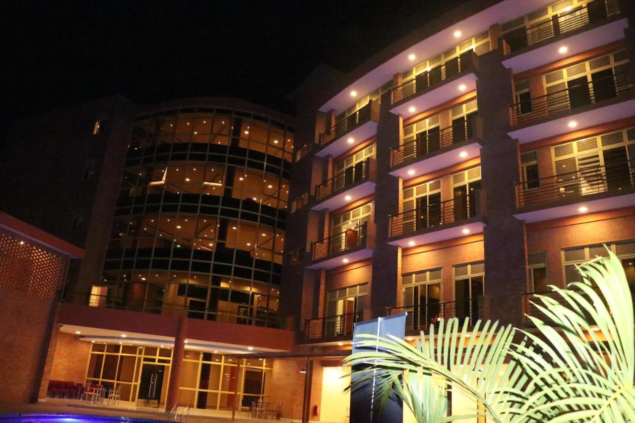 Sainte Famille Hotel Kigali Bagian luar foto