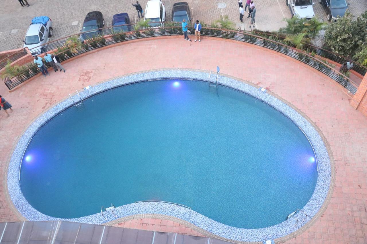 Sainte Famille Hotel Kigali Bagian luar foto