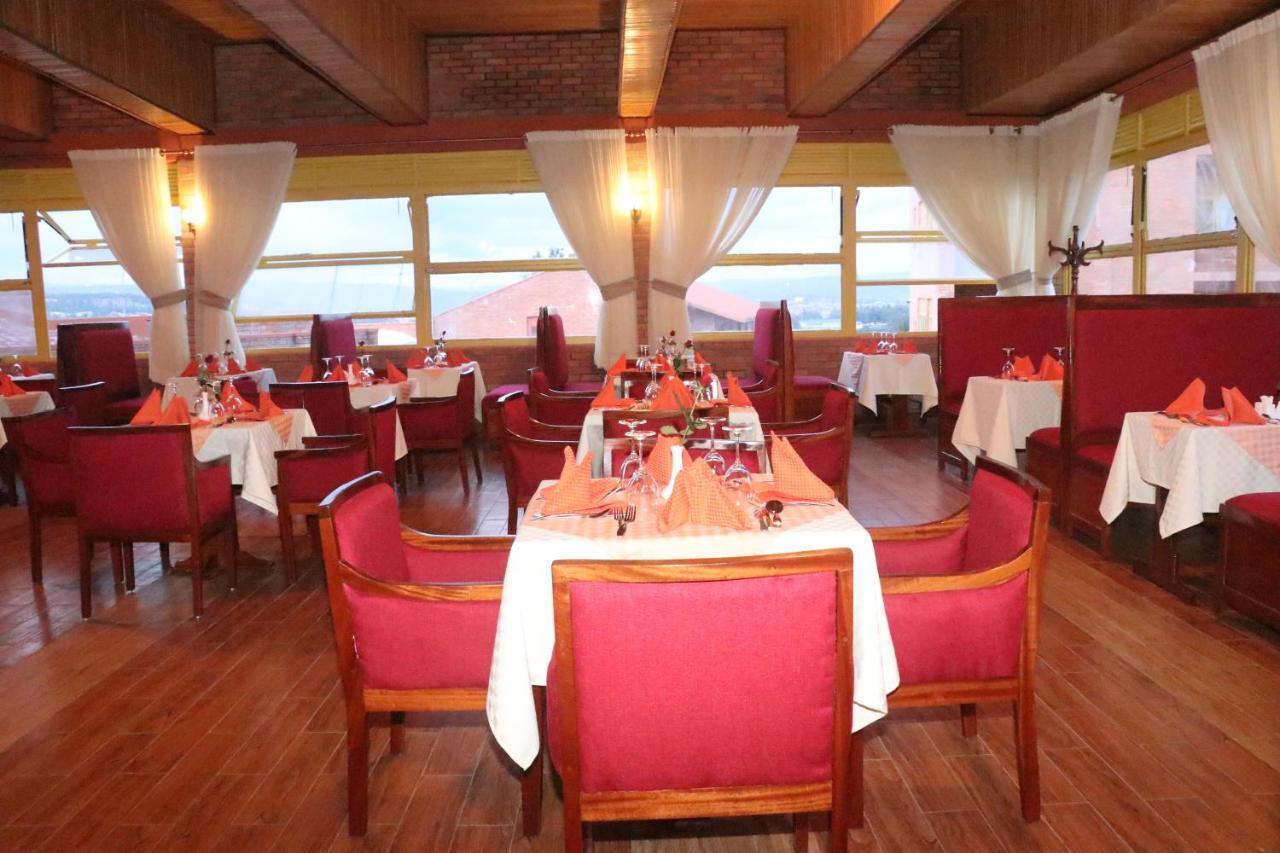 Sainte Famille Hotel Kigali Bagian luar foto