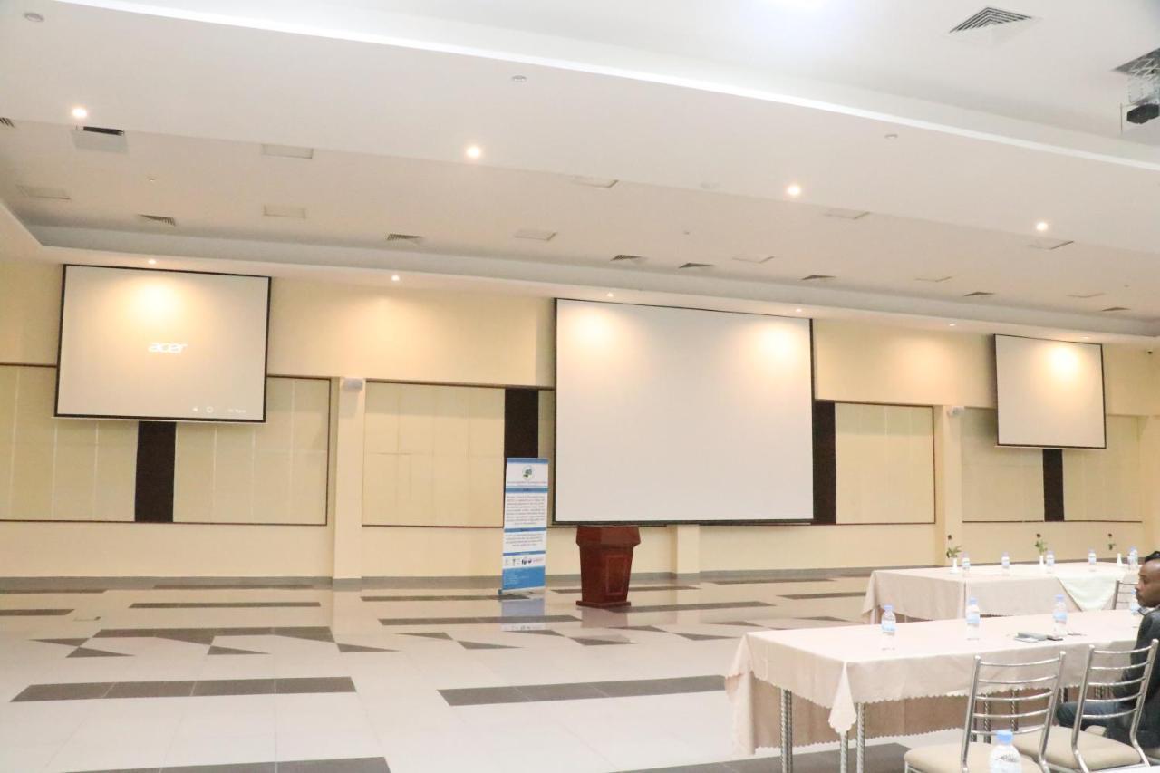 Sainte Famille Hotel Kigali Bagian luar foto